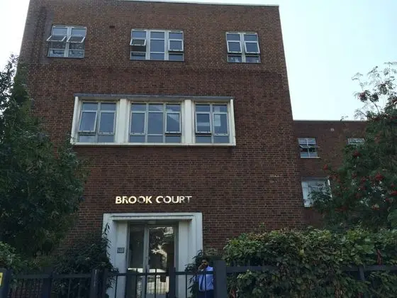 Brook Court Barking - Dış Mekan