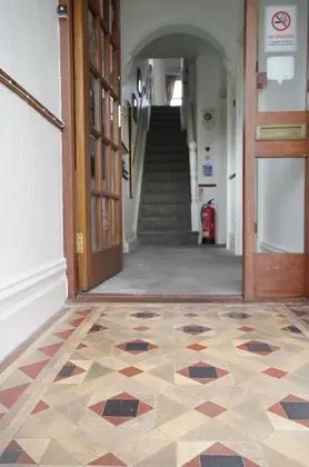 Brook House - Lobi