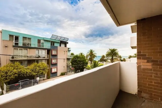 BROOKE, 1BDR St.Kilda Apartment