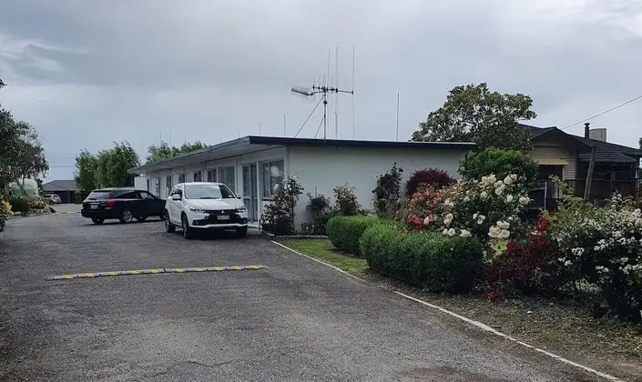 Brooklyne Motel and Campground