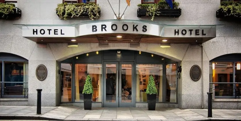 Brooks Hotel - Dış Mekan