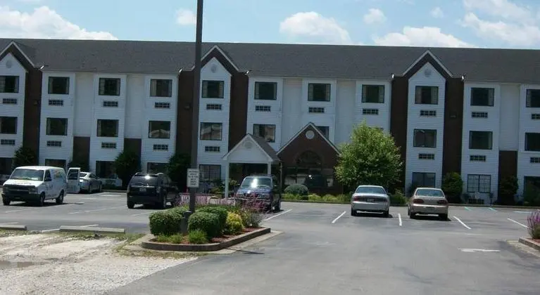 Brookshire Inn and Suites