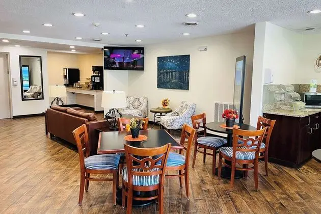 Brookshire Inn and Suites - Lobi