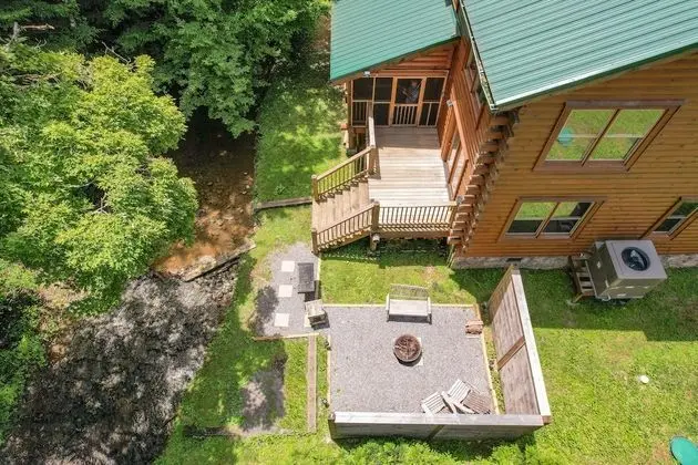 Brookshore by Avantstay Relaxing Backyard Creek, 10mins From Pigeon Forge - Öne Çıkan Resim