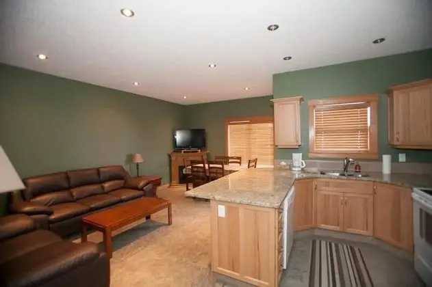 Brookside by Apex Accommodations - Oda Düzeni