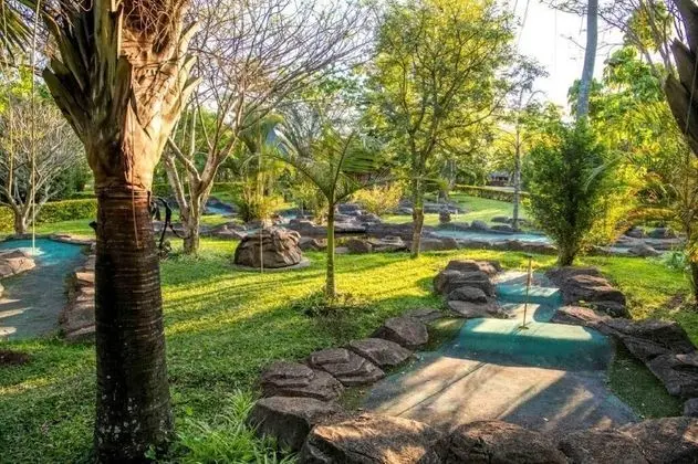 Brookside Lodge B&B - 1