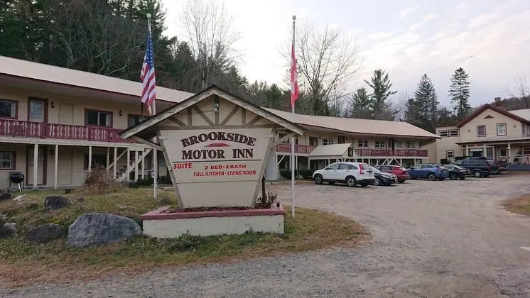 Brookside Motor inn - Dış Mekan