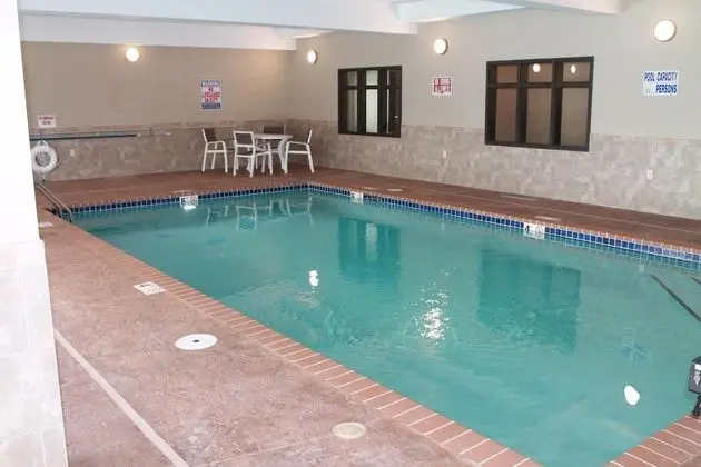Brookstone Lodge & Suites - Havuz