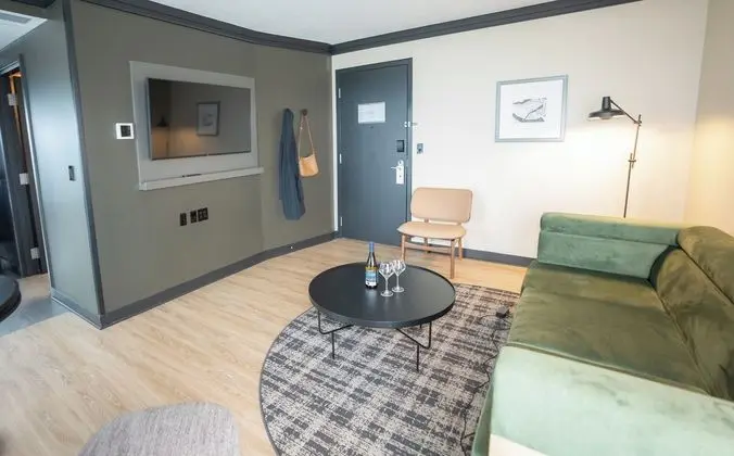 Brookstreet Hotel - Oda