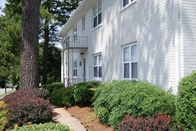 Brookwood Courtyard by BCA Furnished Apt