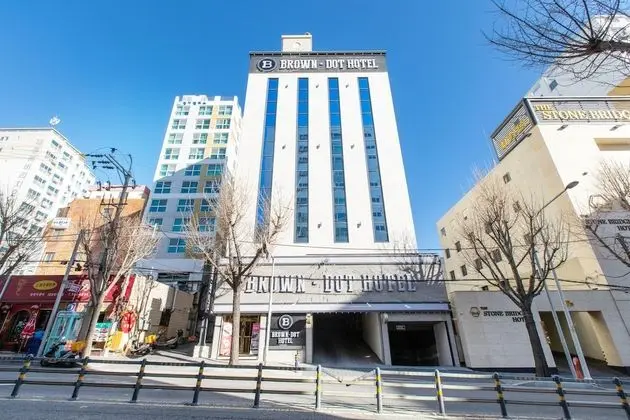 Brown Dot Hotel Minam