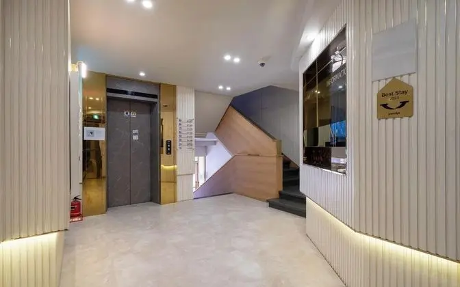 Brown Dot Hotel Minam - Lobi