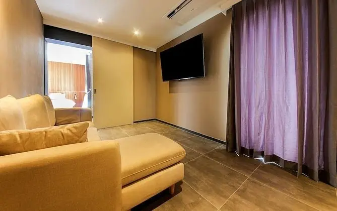 Brown Dot Hotel Nampo Chungmu - Oda Düzeni