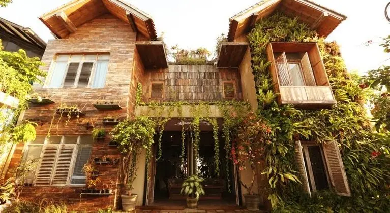Brown Feather Hotel