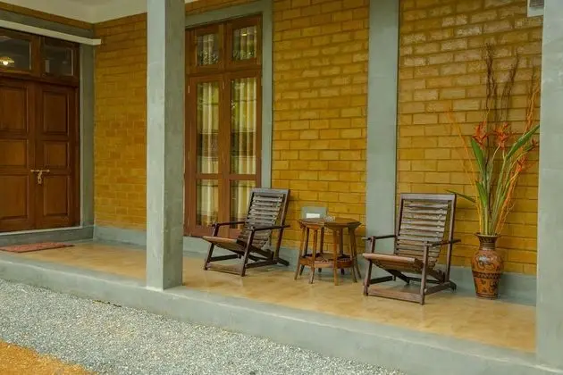 Brown House - Konum Öne Çıkanlar
