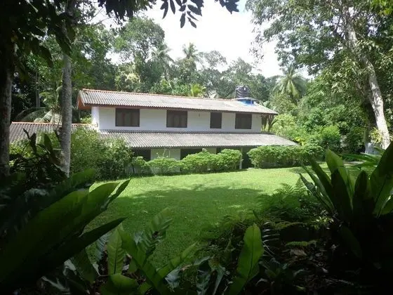 Brown's Edge Residence