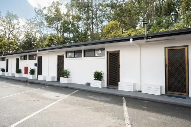Browns Plains Hotel - Dış Mekan