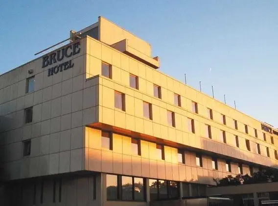 Bruce Hotel