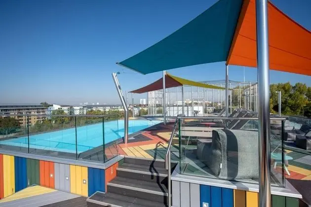 The Brucklyn Apartments - Havuz