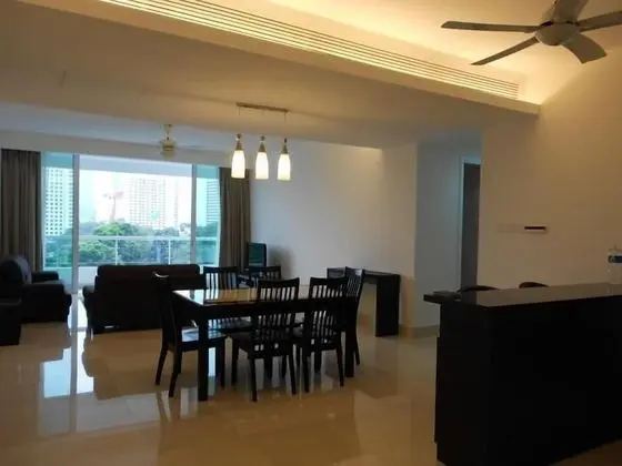 Brunsfield Embassyview Condosuite - Öne Çıkan Resim