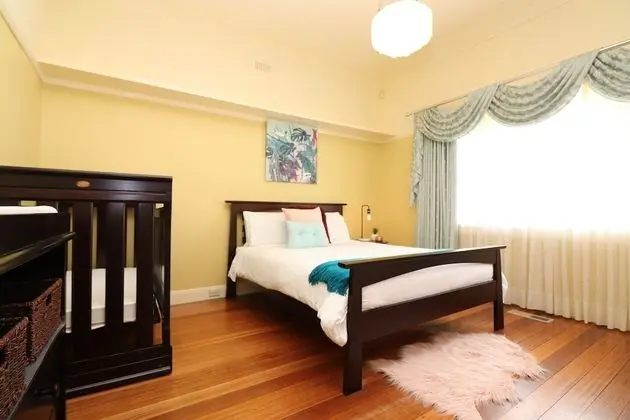 Brunswick Renaissance - Rejuvenate Stays - Oda