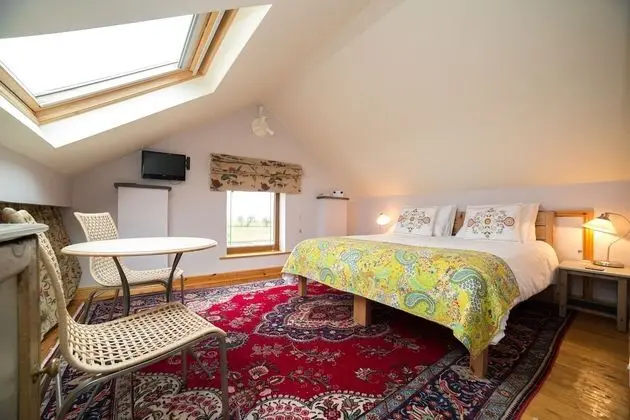 Brush and Boot B&B - Oda
