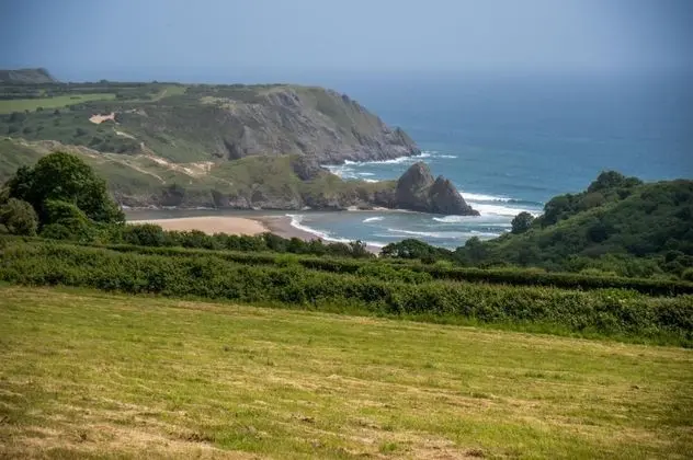 Bryn House - Luxurious 5 Bedroom Holiday Home - Penmaen