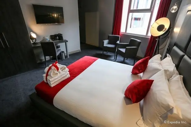 The Bryson Hotel - Oda