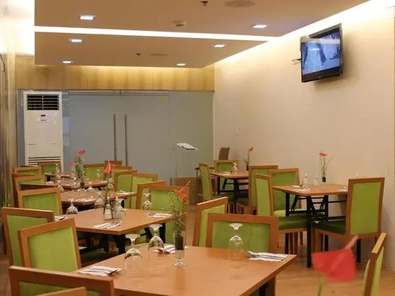BSA Twin Towers Ortigas - Yerinde Yemek