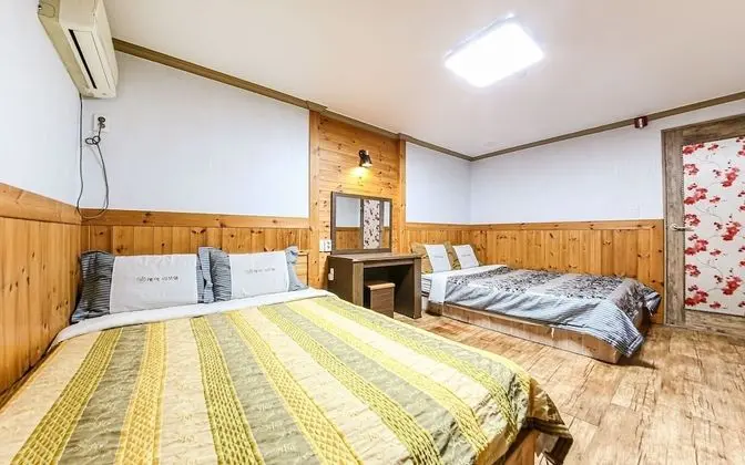 Buan Gyeokpo Chaeseok Resotel Oakville - Oda