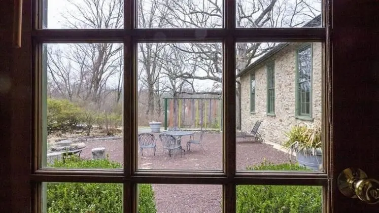 The Buck School Inn