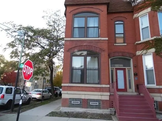 Bucktown, Urban Luxury and Convenience, Near L Train Stop at Western