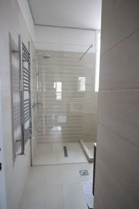 Budapest Easy Flat - Wesselenyi Apartment - Banyo Tipleri