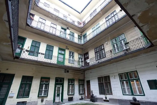 Budapest Easy Flats - Opera Apartments