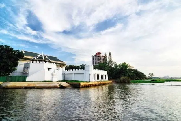 Buddy Oriental Riverside Pakkred