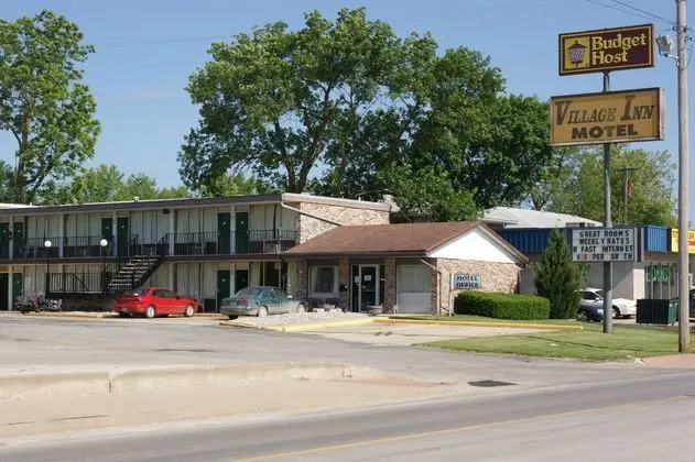 Budget Host Village Inn