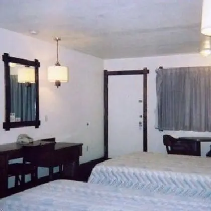 BUDGET HOST LONGHORN MOTEL - Genel