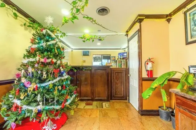 Budget Inn - Lobi