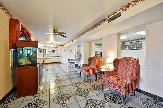 Budget Inn - Lobi