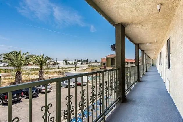 Budget Inn - Dış Mekan