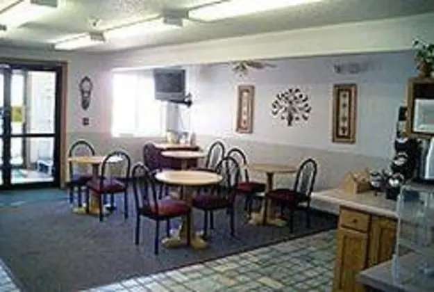 Budget Inn & Suites