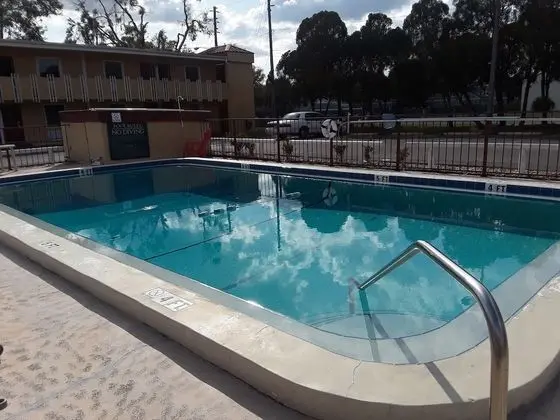 Budget Lodge of Mount Dora - Havuz