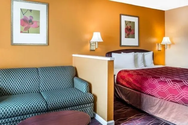 Budgetel Inn & Suites