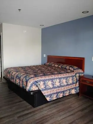 Budgetel Inn & Suites - Oda