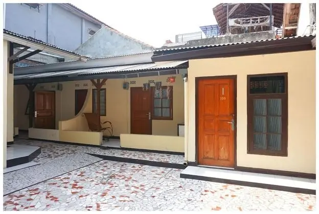 Budi House & Food Station