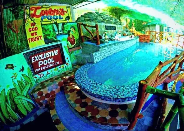 Buena Lynne's Resort Annex - Havuz