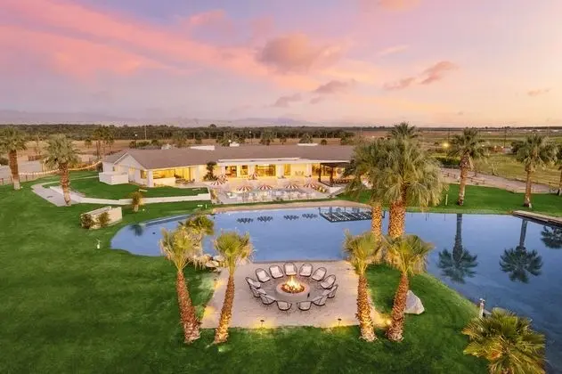 Buena Vista by Avantstay 10mins to Polo Field Sleeps 26 w/ Event Space