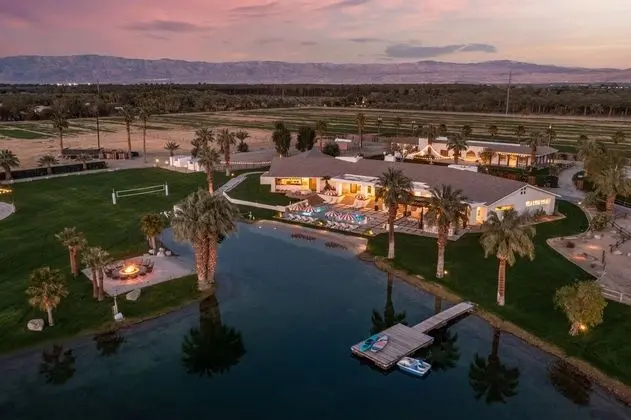 Buena Vista by Avantstay 10mins to Polo Field Sleeps 26 w/ Event Space - İç Mekan