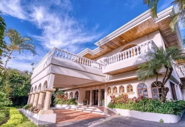 Buena Vista Chic Hotel