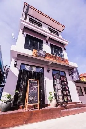 Buffalo Thai Cafe & Bistro - Dış Mekan